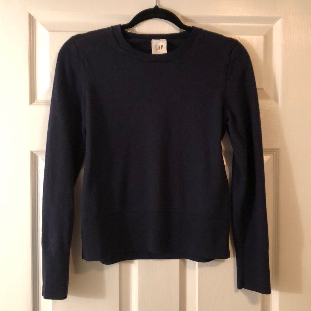 GAP navy sweater
